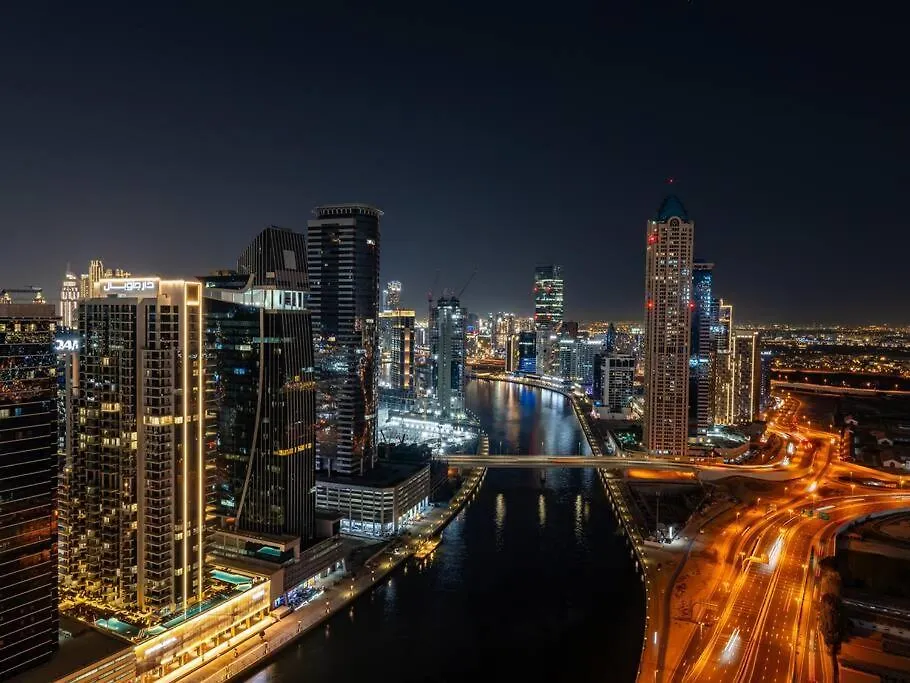 Luxury Apt In Business Bay Water Canal View Dubai