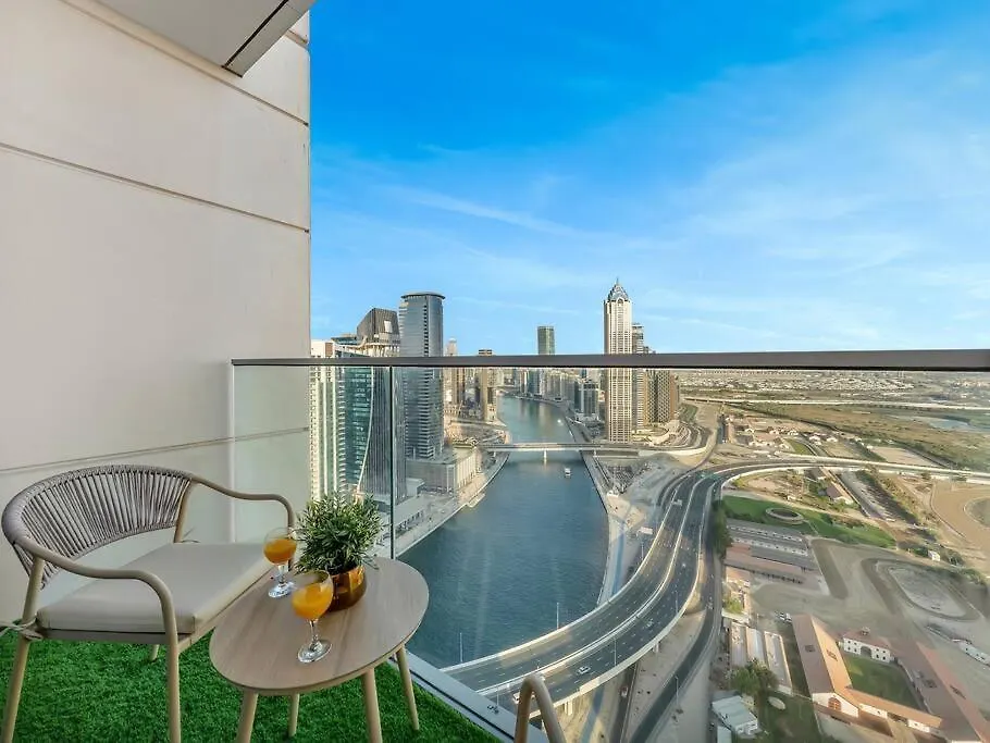 Apartment Luxury Apt In Business Bay Water Canal View Dubai